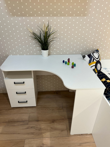 Стол угловой коллекции Престиж с 3 ящиками  от Династия Kids